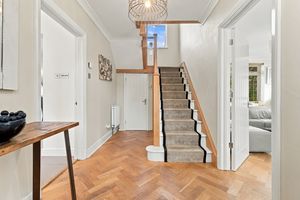 LAKESIDE LODGE- click for photo gallery